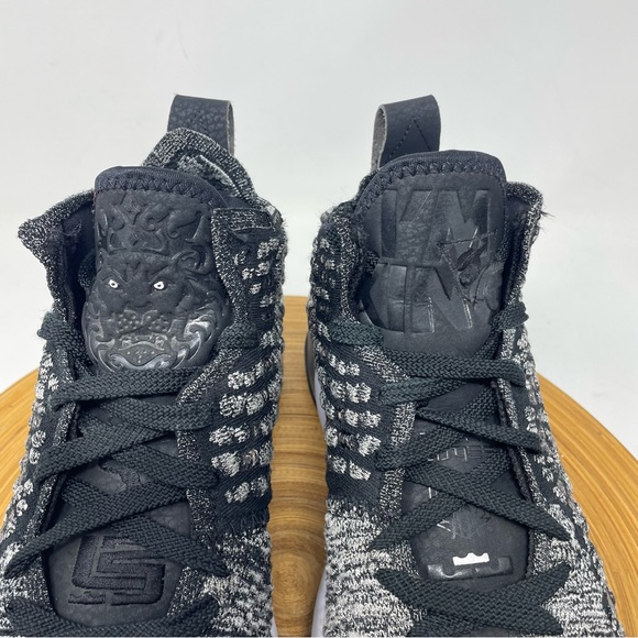 Nike LeBron XVII 17 (GS) 'In The Arena' Black Oreo Kid's Size 8 Women's - Picture 7 of 8